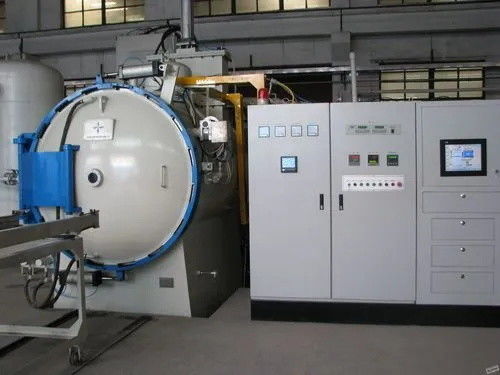 품질  1300C Max. Temperature Vacuum Oil Quenching Furnace 380V Adjustable Voltage 공장